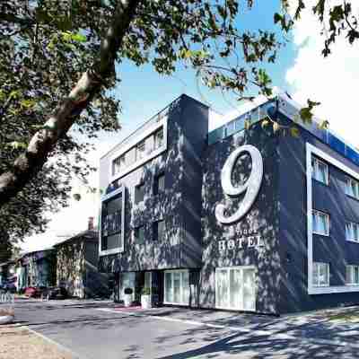 Hotel 9 Hotel Exterior