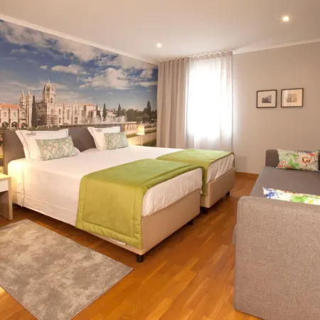 Famous Crows Lisbon Suites Отели рядом с достопримечательностью «Белен»