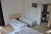Aydogar Hotel - Bãi đậu xe