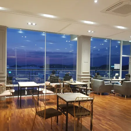 Hotel Hue Loft