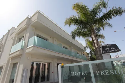 Hotel Presidente - parking