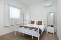 Melony Apartment