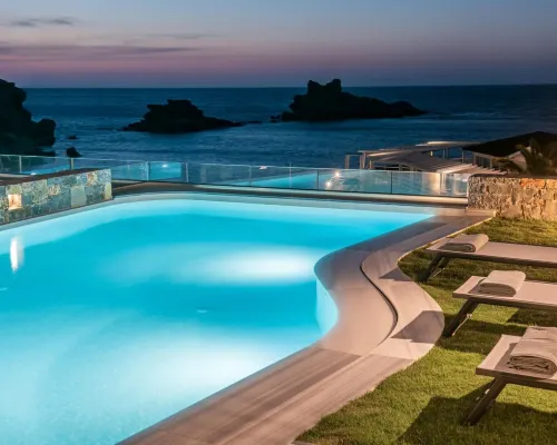 Made by the Sea Villa 4 Hotels in Mades