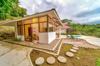 Akua Suites Ocean View Hotels in Tarcoles