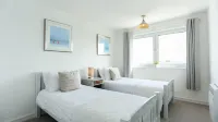 Tides - Beach Front Apartment in Bracklesham Bay