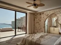 White Springs Retreat Hotels near White Beach