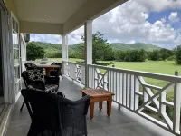 Colibri Court فنادق في Five Islands Village