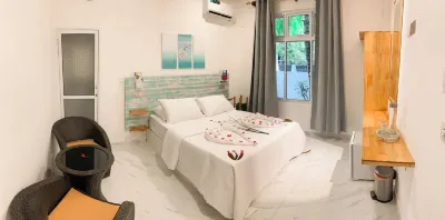 Fins Dive and Leisure Hotel Hotel berhampiran Pantai Bikini