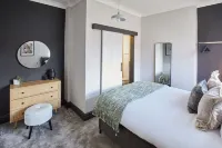 Host & Stay - Raven House