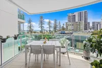 Luxury Beachfront Stay in Kirra