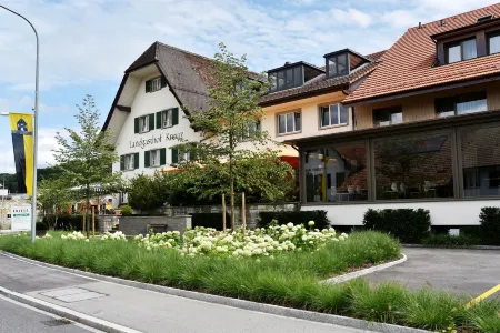 Landgasthof Kreuz - der Zwischenstopp Mit Herz Auf Dem Weg in Den Süden Отели в г. Офтринген