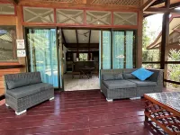 Kenaki Lodge