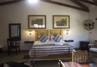 Aan Die Oewer Guest House - Balkoner