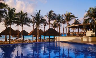 Hotel NYX Cancun