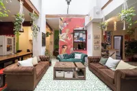 Home Youth Hostel by Feetup Hostels