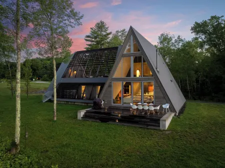 Lakefront Haven /  Private Dock • Fire Pit • EV Charger