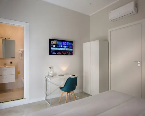 Domus Milone Hotels near Ospedale Monaldi
