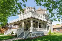 Comfort & Elegance in a Historic La Crosse, Wisconsin Mansion
