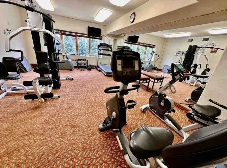 Studio + hot tub/pool- Next to lifts/brewery/food