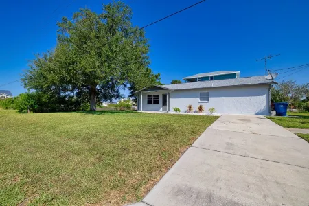 Cozy 3 Bedroom Home.  Pet Friendly!