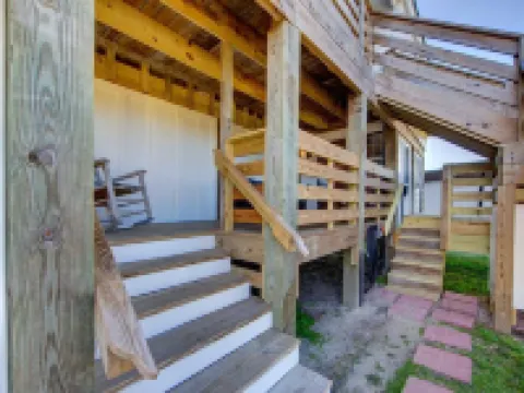 Historic suite with a private hot tub! Hotels in Kinnakeet