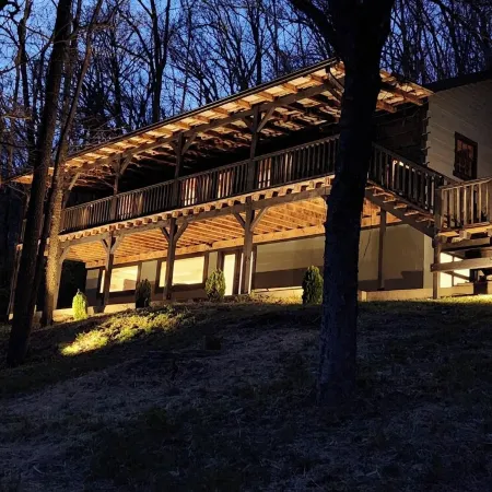 DeerRidge Lodge-Charming Retreat mins from Historic Franklin and Nashville.