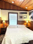 New luxury cabin in Central East Glacier