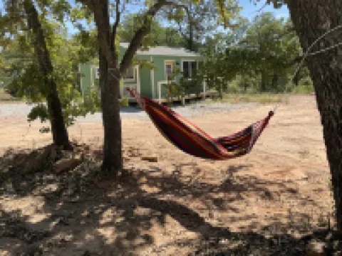 Lakefront Relaxation and Stunning Views - Charming Glamping Escape Hotels in Eastland