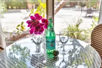 Large Outdoor Patio and Complimentary Bikes - Charming Coastal Escape Hotels in Sanibel