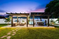NEW Saltwater Jacuzzi~Outstanding Location~Near Beach+Casino