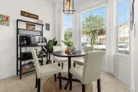 Gated Community with Clubhouse and Pool - Gorgeous Retreat Hotels in Poinciana