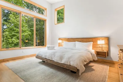 Gated Serenity with Hot Tub and Gourmet Kitchen - Stunning Mountain Retreat