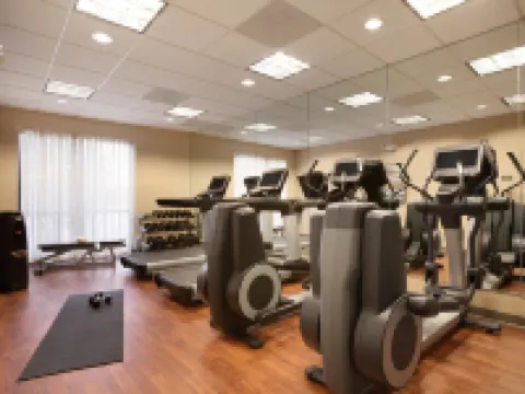 堪薩斯城機場温德姆花園酒店 梅酒店