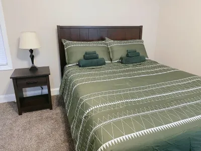 The Calm Nest - Close to CFV Hospital & Ft. Bragg Hotels near Walmart Supercenter