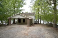 Stunning Lake Views and Hot Tub Oasis - Tranquil Waterfront Retreat