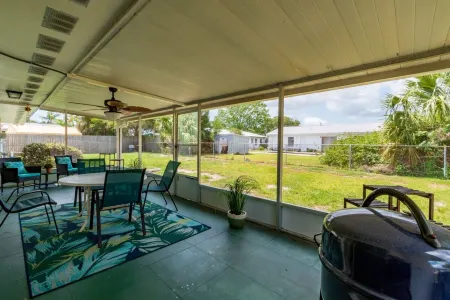 Large Screened Patio and Modern Kitchen - Beautiful Spacious Haven