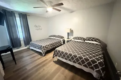 Spacious Duplex with Fenced Backyard and Modern Comforts - Charming Retreat Hotels near Nice Mon Restaurant