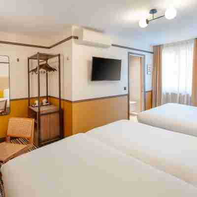 Best Western Plus Au Grand Saint Jean Rooms
