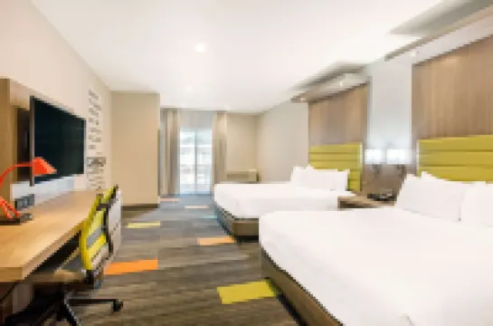 Rodeway Inn Near Melrose Ave Hotels near Paramount Pictures Studio Tour