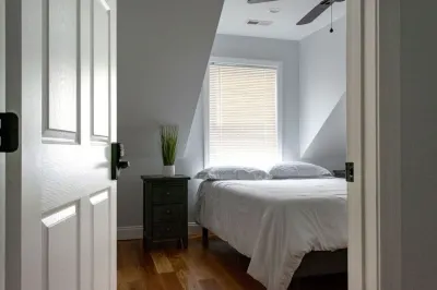 Queen Bed - Boston - RM 2 Hotels near Stoneham Recreation Department