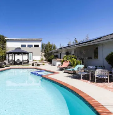 Tranquil Oasis with Pool and Spa - Stunning Indoor-Outdoor Retreat