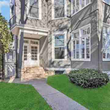 Warm and Spacious 2 Bedroom near Eden Park Hotel Exterior