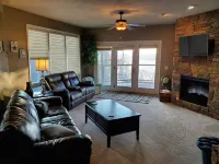 Lovely Okoboji Condo アーノルズ・パークのホテル