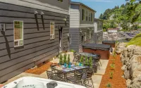 Harbor Lights 6 - Maritime Magic: Coastal Charm Hotels in Otter Rock