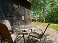 Charming 2-bedroom cabin in Lewisburg with privacy, WiFi, AC