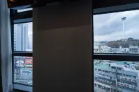 GriffinBay Hotel - Merinäköala
