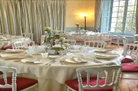 Hôtel Saint-Laurent, the Originals Relais Hotels in Houdan