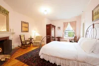 Apple Tree Inn Hotels in Lenox