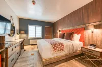 Hotel Lexen Newhall & Santa Clarita - Near Six Flags Magic Mountain