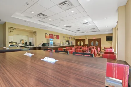 Comfort Suites Miami - Kendall Отели в г. Сансет